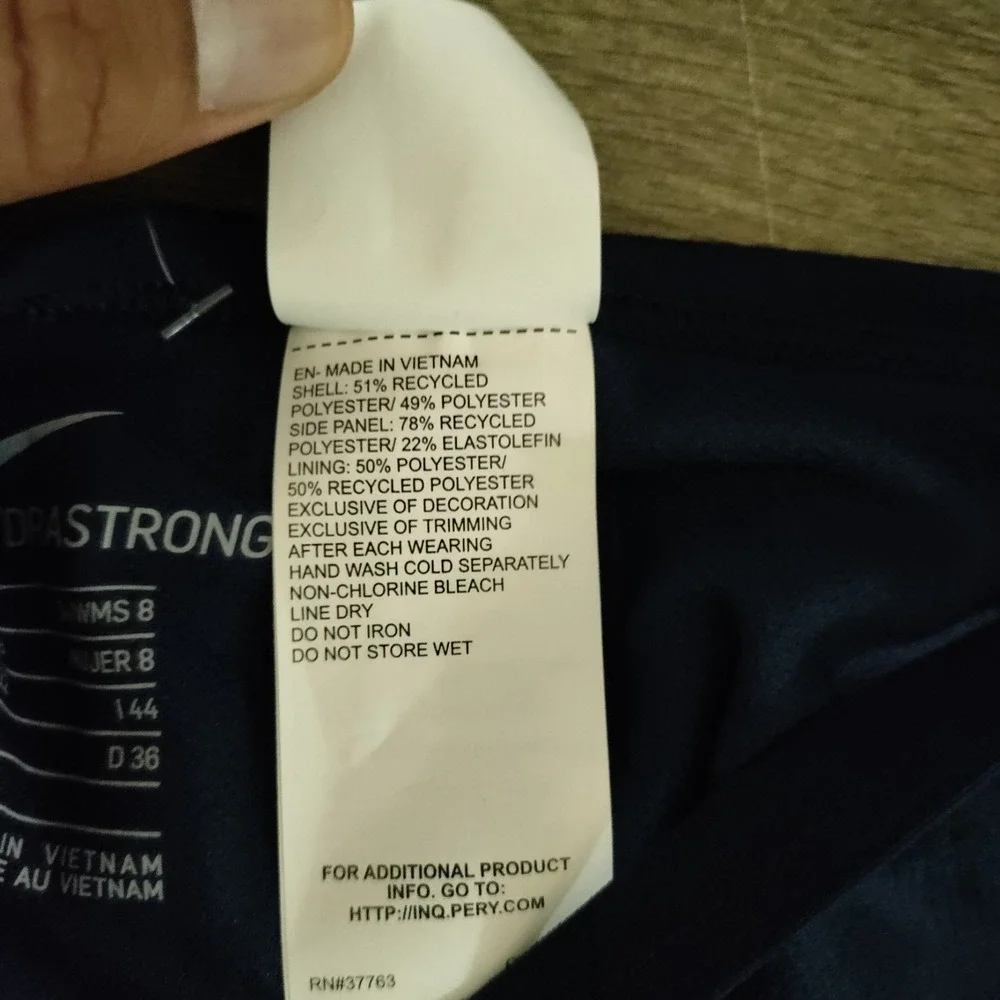 Nike one piece swimsuit Woman's Size 8 New Blue‎
